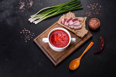 Slav çorbası, Borsch, sebze ve etli pancar çorbası, Ukrayna çorbası.