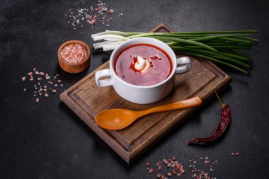 Slav çorbası, Borsch, sebze ve etli pancar çorbası, Ukrayna çorbası.