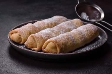 Geleneksel Romen veya Moldova balkabaklı strudel vertuta. Kırsal biçim.