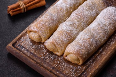 Geleneksel Romen veya Moldova balkabaklı strudel vertuta. Kırsal biçim.