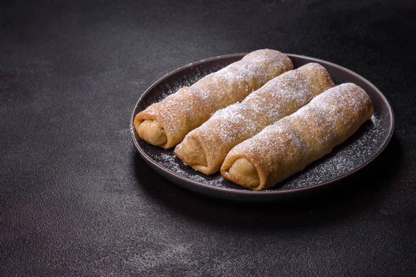 Geleneksel Romen veya Moldova balkabaklı strudel vertuta. Kırsal biçim.