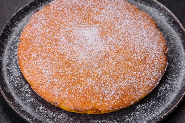 Krem şanti ve tarçınlı kabak turtası.