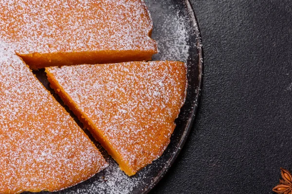 Krem şanti ve tarçınlı kabak turtası.