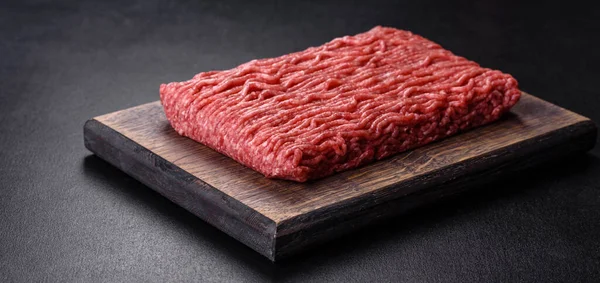 Carne Picada Cruda Carne Molida Fondo Negro Vista Superior Copiar —  Fotos de Stock