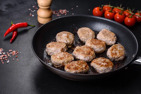 Fried Cutlets Minced Meat Frying Pan Spices Dark Concrete Background — стоковое фото