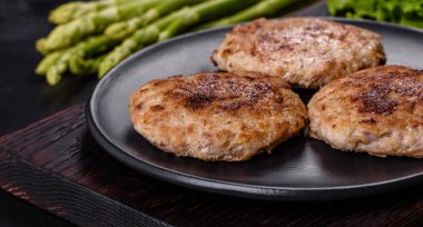 Izgara et pirzolası. Hamburger için pirzola. Üst Manzara. Metnin için boş yer