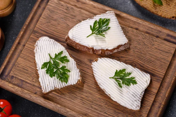 Home Made Bread Wooden Cutting Board Curd Cheese Ricotta Herbs — Stock Fotó