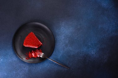 Kırmızı kadife pasta, kırmızı tereyağlı kek, krem peynirli sünger kek, Amerikan mutfağı.