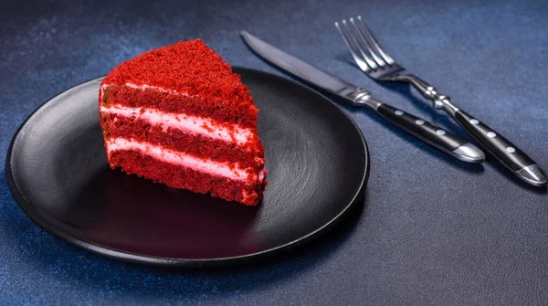 Красный Бархатный Торт Классический Трехслойный Торт Красного Масла Бисквиты Глазурью — стоковое фото