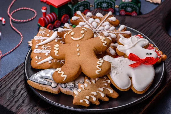Christmas Gingerbread Delicious Gingerbread Cookies Honey Ginger Cinnamon Winter Composition — Stock Photo, Image