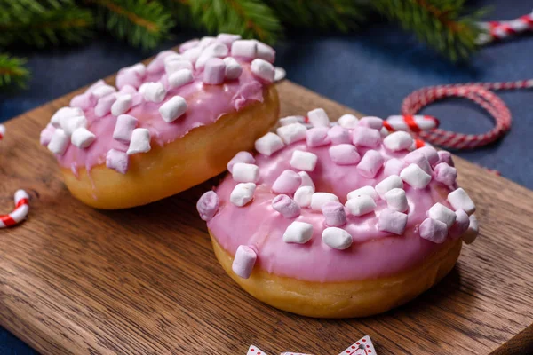 Pink Glazed Doughnut Marshmallow Christmas Decorations Wooden Cutting Board Dark — Foto de Stock