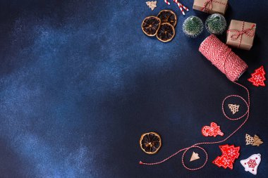 Noel kurabiyesi. Ballı, zencefilli ve tarçınlı lezzetli zencefilli kurabiyeler. Kış bileşimi