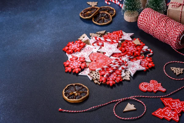 Noel kurabiyesi. Ballı, zencefilli ve tarçınlı lezzetli zencefilli kurabiyeler. Kış bileşimi