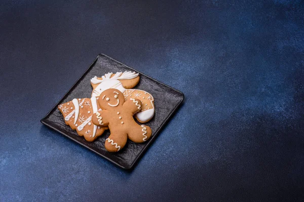 Christmas Decorations Gingerbreads Dark Concrete Table Preparing Decorating House Holiday — Fotografia de Stock