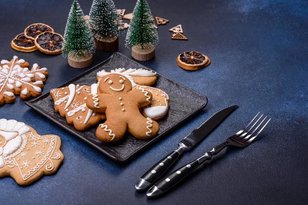 Christmas Decorations Gingerbreads Dark Concrete Table Preparing Decorating House Holiday — Stockfoto