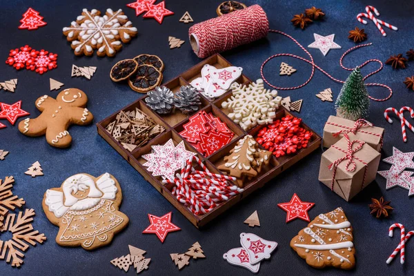 Christmas Composition Gingerbread Cookies Christmas Toys Pine Cones Spices Winter — Stock Photo, Image