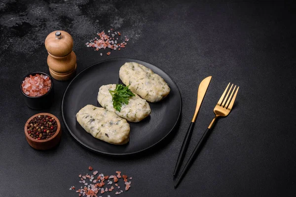 Traditional Lithuanian Dish Zeppelin Boiled Potato Dumplings Stuffed Minced Meat — Stock Photo, Image