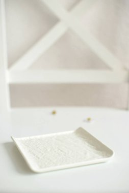 Tasarım kararın için beyaz bulanık arkaplan. Metnin için arkaplan