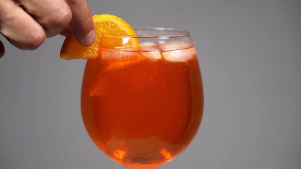 Pohár Friss Aperol Fehér Alapon — Stock Fotó