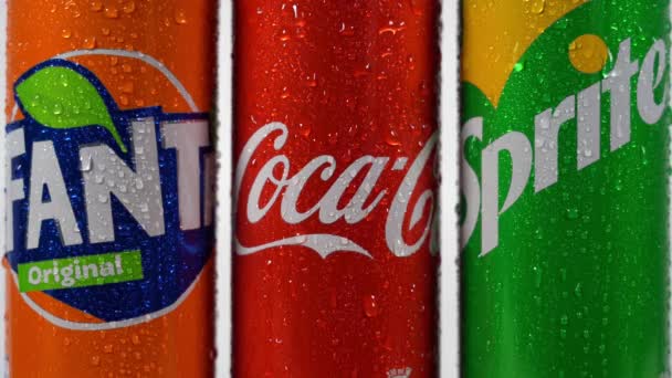 Всемирная Марка Газированных Напитков Знаменитым Вкусом Созданная Coca Cola Company — стоковое видео