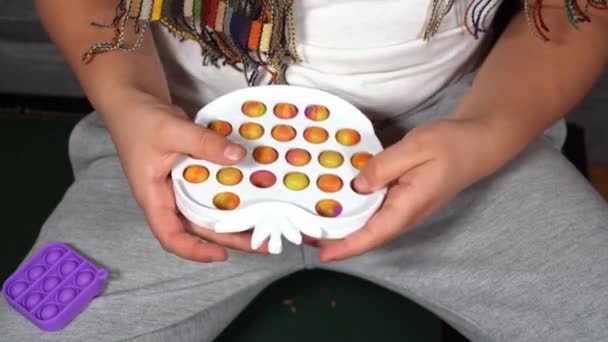 Pop Game Kids Child Hands Play Fingers Squeezing Colorful Stress — Stock Video