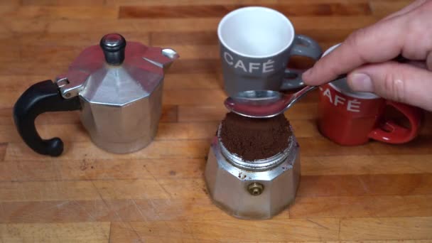 Fazendo Café Casa Com Cafeteira Moka Pot Tradição Culinária Italiana — Vídeo de Stock