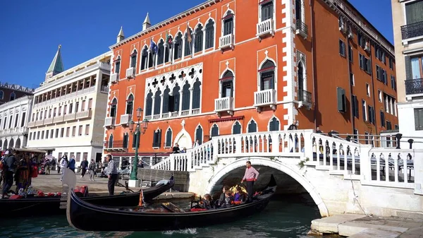 Европа Венеция Ноябрь 2021 Ponte Dei Sospiri Мост Вздохов Гондолской — стоковое фото