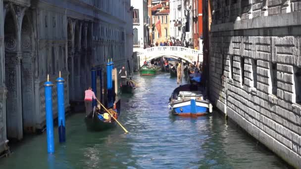 Evropa Benátky Listopad 2021 Ponte Dei Sospiri Most Vzdychání Lodí — Stock video