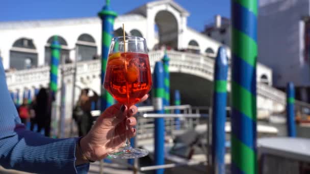 Girl Holds Hand Drinks Glass Spritz City Love Aperitif Alcoholic — Vídeo de Stock