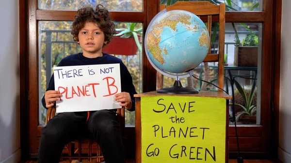 Niño Ambientalista Casa Protesta Contra Calentamiento Global Cambio Climático Hay — Foto de Stock