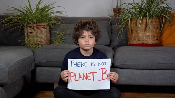 Niño Ambientalista Casa Protesta Contra Calentamiento Global Cambio Climático Hay — Foto de Stock