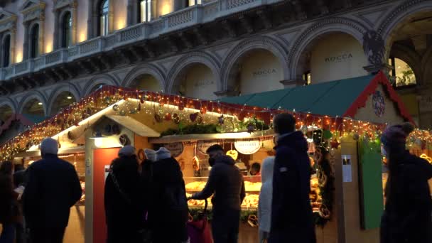 Europa Italien Milano December 2021 Människor Med Masker Promenader För — Stockvideo