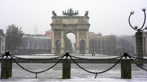 Snow Milan December Arco Della Pace Arch Peace Tourist Attraction — Stock Video