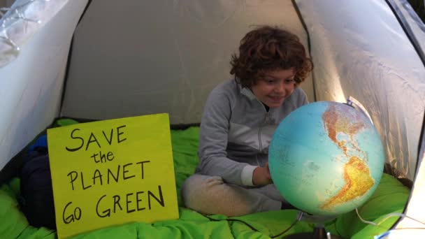 Talya Milan Yaşındaki Aktivist Çocuk Gezegeni Kurtarın Yeşile Dönün Gelecek — Stok video