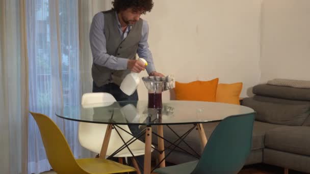 Footage Man Wiping Glass Table Dust — Stock Video