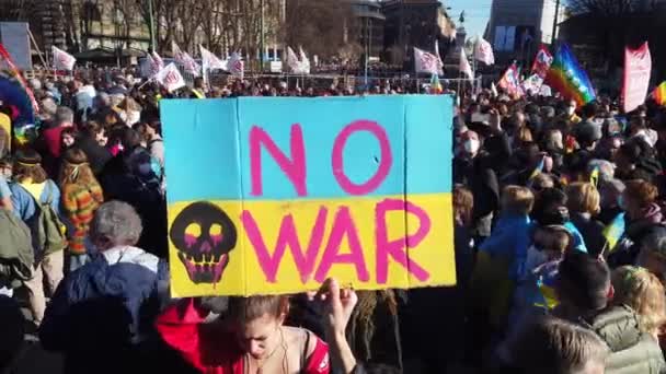 Evropa Itálie Milan Únor 2022 Protest Proti Válce Mezi Ruskem — Stock video
