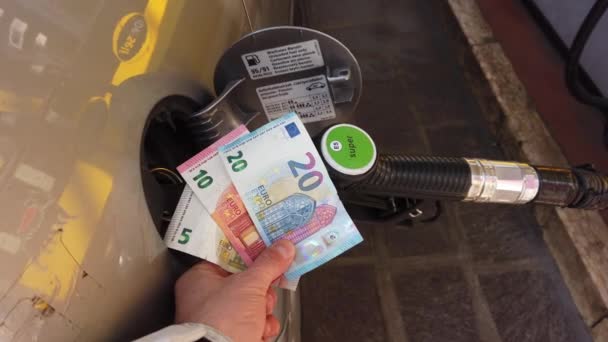 Avrupa Talya Milan Mart 2022 Talyan Benzin Pompa Istasyonunda Benzin — Stok video