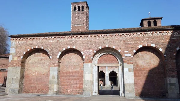 意大利米兰 欧洲2022年3月 伦巴第市中心圣安布罗吉奥教堂 — 图库照片