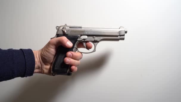 Persönlicher Pistolenrevolver Hause Für Private Sicherheitsdienste Persönliche Verteidigungswaffe — Stockvideo