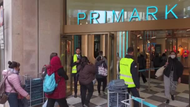 Europa Italien Milano April 2022 Öppningsbutik Primark Centrum Staden Torino — Stockvideo