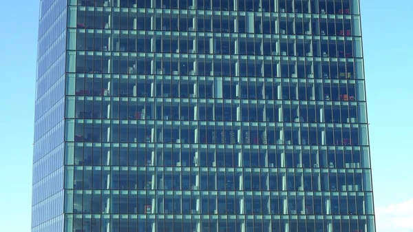 Италия Апрель 2022 Года Современное Офисное Здание Стеклянными Окнами Районе — стоковое фото
