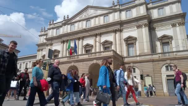 Avrupa Talya Milano Nisan 2022 Şehrin Merkezindeki Scala Tiyatrosu Turistler — Stok video