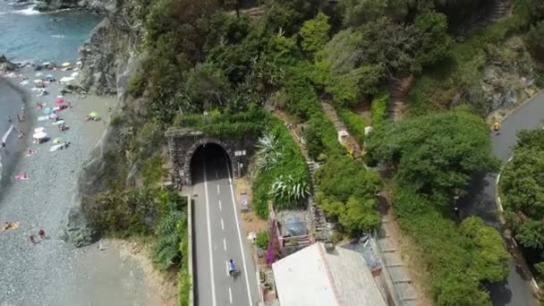 Italien Luftaufnahmen Des Fußwegs Des Radweges Durch Den Antiken Eisenbahntunnel — Stockvideo