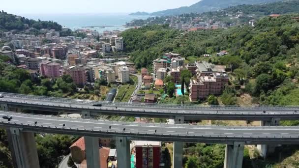 Junio 2022 Viaducto Autopista Suspendida Altos Pilones Hormigón Liguria Cerca — Vídeos de Stock