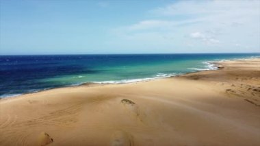 Kolombiya, Guajira, Cabo de la Vela, Punta Gallinas çölün kumları ve kumulları okyanus denizine ulaştığında Kolombiya 'nın kuzeyindeki ücra bir çöl köyüdür.