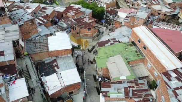 Медельин Колумбия Беспилотник Видом Трущобы Комуны Один Самых Опасных Районов — стоковое видео