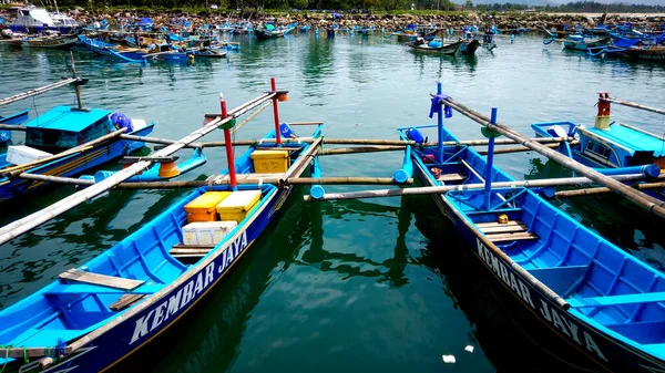 Tamperan Pacitan Indonesien November 2021 Vackra Fiskebåtar Vid Stranden Teleng — Stockfoto