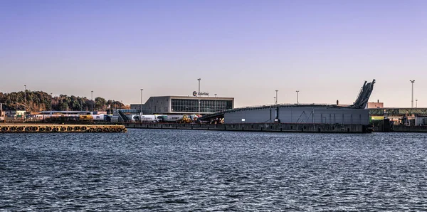 Norveç, Larvik 'te akşam yürüyüşü.