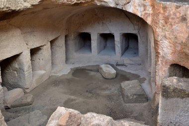 CYPRUS PAPHOS 'DAKİ KANLARIN GREEK TOMLARI