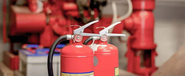 Yangın söndürücüler acil durumlarda kullanılabilir..